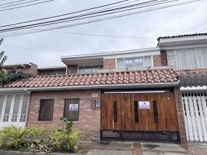 casa en arriendo en La Esmeralda Bogotá